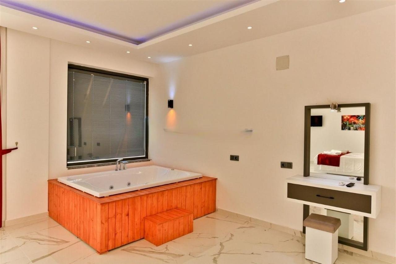 Villa Lycian-Kalkan 3 Bedroom-2 Jakuzzies-Sauna-Turkish Hamam-Huge Private Pool And Lovely Garden Каш Экстерьер фото